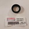 Yamaha - 93103-28011-00 old nr: 93103-28100 - TZ125 modellen/TA125/AS1-3 -RD125 Seal R.H.crankshaft