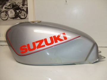 44100-33200-73 Fueltank GSX250 / GSX400 1983 and later color Silver 