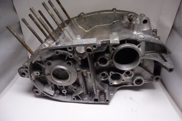 278-15100-00 Crankcase assy used but perfect Yamaha DS7/R5 (eng.nr:R5-040625)