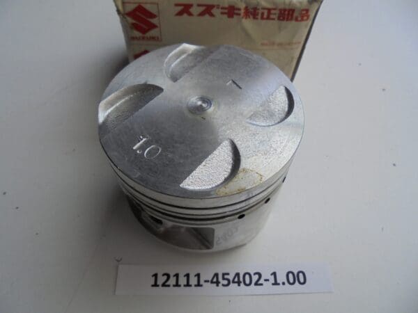 Suzuki - 12111-45402-1.00_1 - GSX750 - Piston