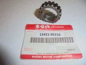 Suzuki - 12421-05210 - RG500 - Crankcase