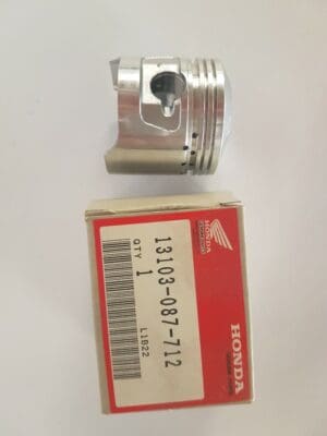 Honda - 13103-087-712 - SS50 - Piston