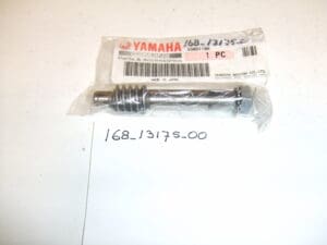 Yamaha - 168-13175-00 - TR2 -shaft  Oil Pump & Meter