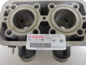 Yamaha - 1H3-11311-01 as new - TZ250 F/G - Cylinder