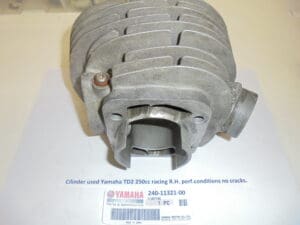 Yamaha - 240-11321-00_6 - TD2 - Cylinder