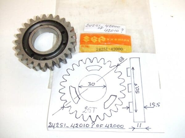 Suzuki - 24251-42010 - RG500 - Transmission