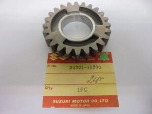 Suzuki - 24321-15200_1 - RGB500 - Transmission