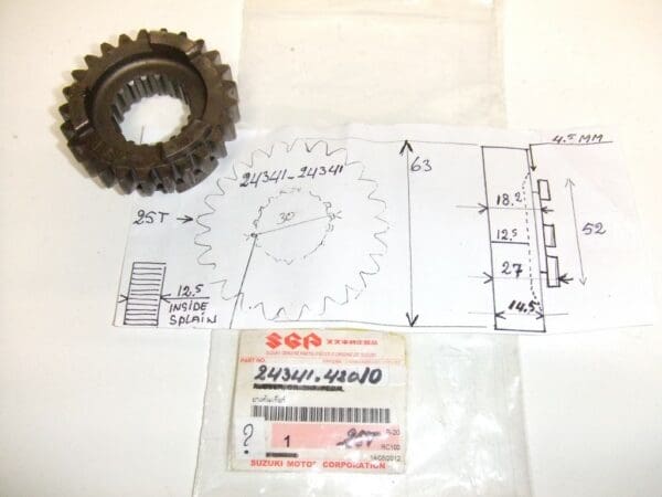 Suzuki - 24341-42010 used_1 - RG500 - Transmission