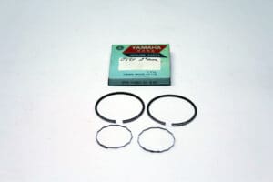 Yamaha - 273-11601-21 - CS3/CS5 - Piston