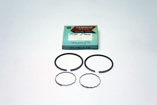 Yamaha - 273-11601-21 - CS3/CS5 - Piston