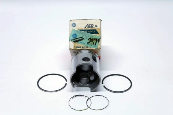 Yamaha - 273-11636-00 - CS3/CS5 - Piston