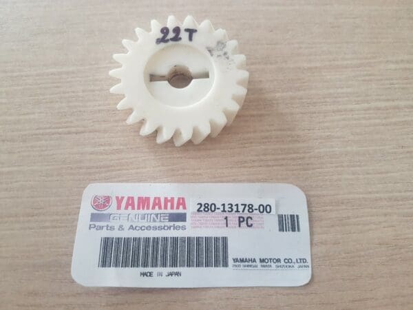 Yamaha - 280-13178-00_1 - RD250/RD350/DS7 - Oil Pump & Meter