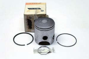 Yamaha - 360-11631-02-96 - RD350 - Piston