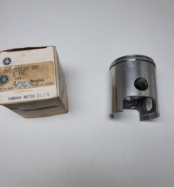 Yamaha - 397-11636-00 - RD200 - Piston