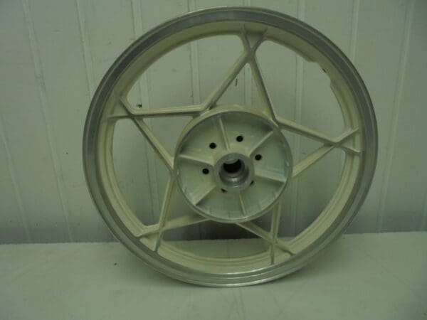 Suzuki - 64111-49300-10V_1 - GS550 - Rear Wheel