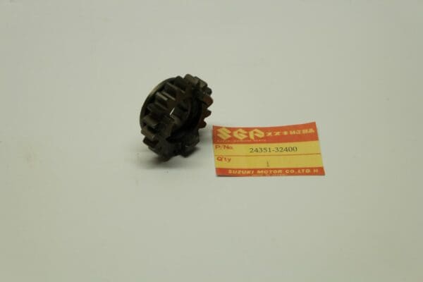 24351-32400 Gear 18T 5th driven SP400 / GN400 / DR400S