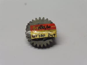 24320-18002 Gear 2nd driven 24T Suzuki T20-250-350/GT250-380 new or as new