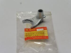 Suzuki New fork shift driven No.3 original part number; 25221-18000 | Theo Louwes Motors and Racing