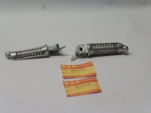 Suzuki Footrest set left and right original part number; 43510-19C00 / 43610-19C00 | Theo Louwes Motors and Racing