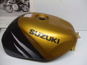 Suzuki - 44100-33E33-F15 - GSXR750 - Fuel Tank