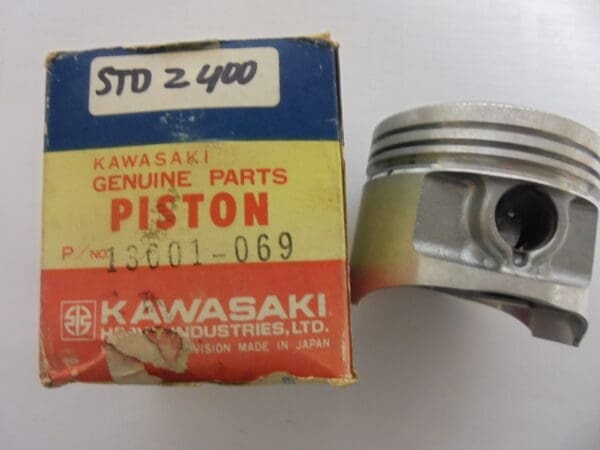 Kawasaki - 13001-069_1 - Z400 - Piston