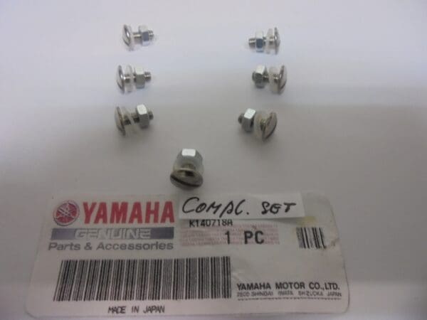 Yamaha - 90140-04012 / 240-28328-00 - AS1-3/TA125/TD-TR2-3/TZ125/250 A/B/TZ250-350-500-750 bolt assy(7)wind screen