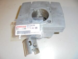 Yamaha - 239-11321-00 R.H. - TR2 - Cylinder with piston assy NEW