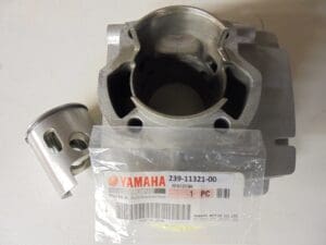 Yamaha - 239-11321-00 R.H. - TR2 - Cylinder with piston assy NEW