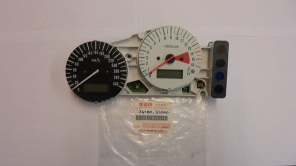 Suzuki - 34120-33EA0_1 - GSXR750 - Tachometer