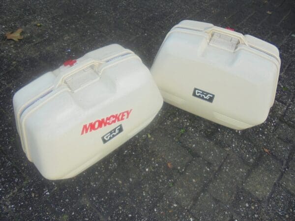 Givi bags assy 34ltr NOS L.H. & R.H.Suz/Hon/Kaw/etc.