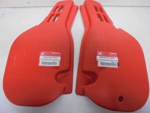 Honda - 83520-KA3-710 & 83620-KA3-710 - CR125 - Frame Cover