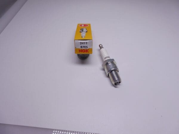 B7ES (NGK) AG2 (Motocraft) Spark plug 14mm long