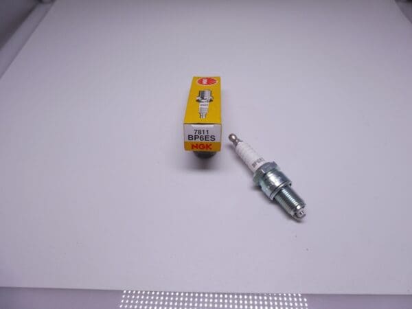 BP6ES (NGK) BN9-Y (Champion) AG22 ) Motocraft) Spark plug