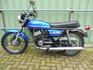 Yamaha RD350 Blue classic bike 1974 - 1975