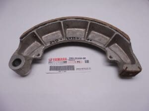 Yamaha - 240-25330-00 - TD/TR2-3 and TZ250/350350 A/B - Rear Brake shoe set (2)