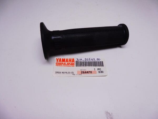 Yamaha - 31A-26242-00 - RD125/RD200/RD250/RD350/RD350LC/RD400/RD50/RD500/RD500LC - Throttle Grip & Cable