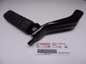 3MX-27430-00 Footrest ass'y rear Yamaha CW50 scooter 1990 till 2002 new