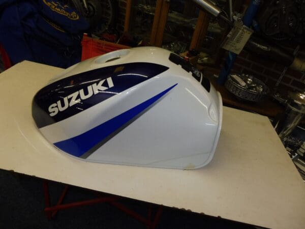 Suzuki - Fueltank GSX750R '96up Blue/White - GSX750 - Fuel Tank