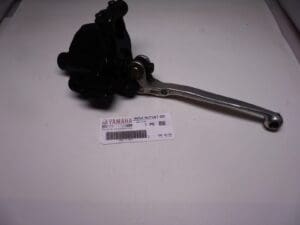 Yamaha - 4KM-W2587-00 - XJ900 diversion - Front Brake