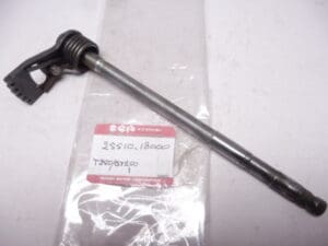 25510-18000 Shifter shaft Suzuki GT250-380-T20-350 as new