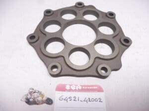 Suzuki - 64521-42002 - RG500 - Holde Rear sprocket