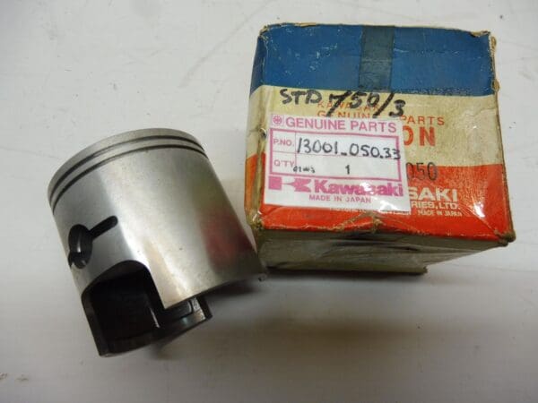 Kawasaki - 13001-050 33_1 - H2 - Piston