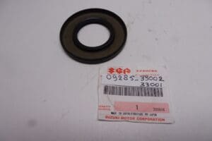 09285-33002/33001 Oilseal original Suzuki 33x62x7