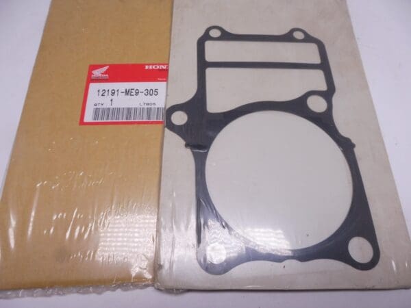 12191-ME9-305 Gasket ciil.base Honda VT700-750 new