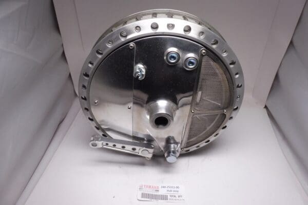 Yamaha 240-25311-00 TD3/TR2-3 and TZ250-350 A/B - Rear hub ass'y