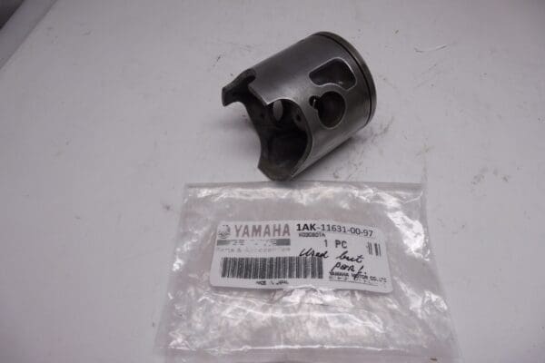 1AK-11631-00-97 Piston  0.97 Yam.TZ250 '82 or later used but perfect