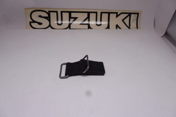 Suzuki - 09462-00061 - RM125/RM250/RG-RGB500 -band  Fuel Tank