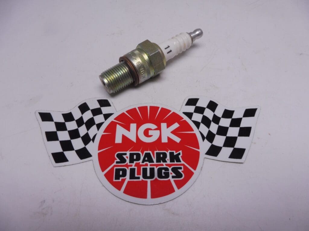 Sparkplug NGK B-11EN racing 14mm (long) Suzuki/Yamaha racing new