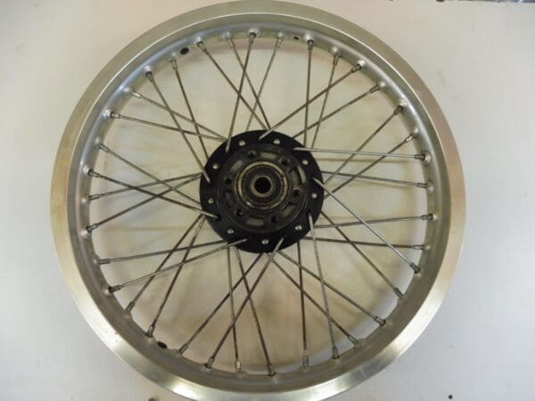 1H3-25111-01-33 Frontwh.compl.used TZ's'75 till'80 Rim size Takasago 18x2.15