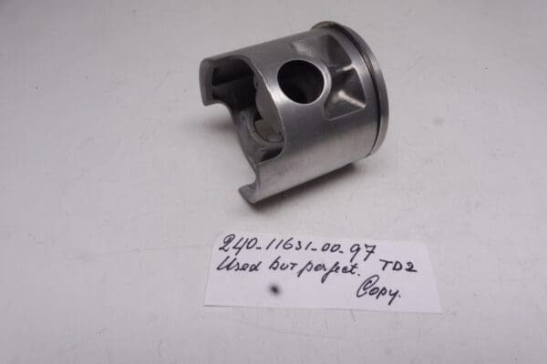 240-11631-00-97 Piston with ring Yam.TD2 250cc racing used (we have modify the bottom side) see picture